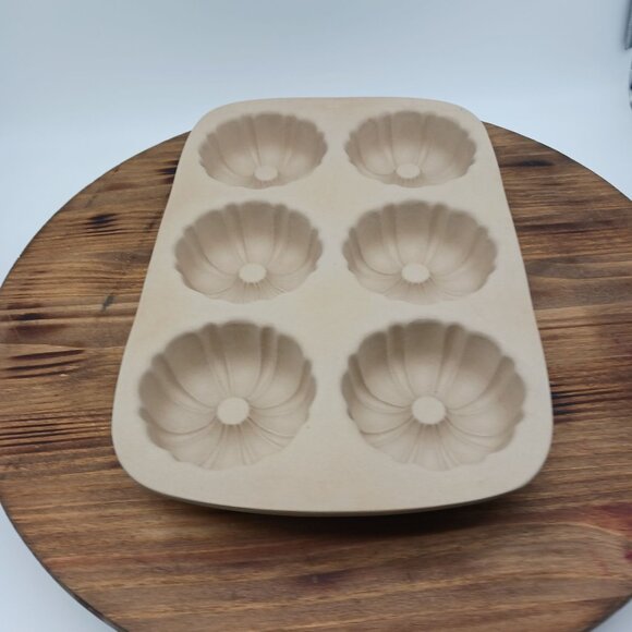 Vintage Pampered Chef Stoneware 6-Cavity Fluted Muffin Pan - Bake Like Grandma